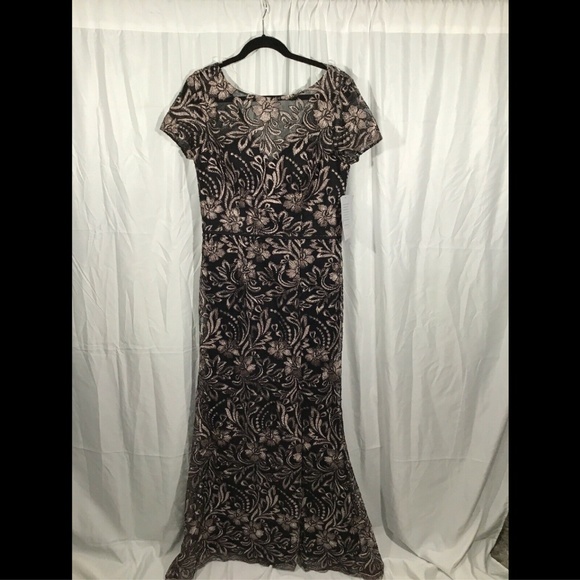 NEW‎ JS Collections Embroidered Trumpet Gown in Black/Pink [SZ 10 ] - Picture 2 of 8